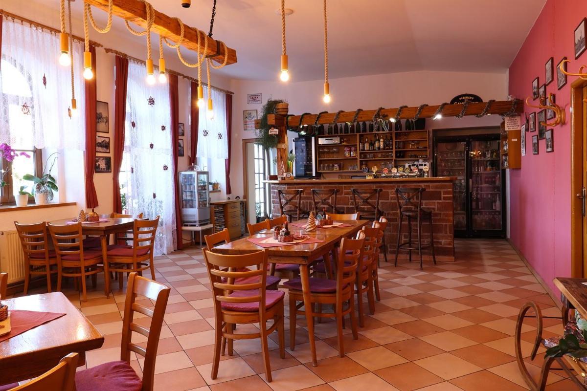 Penzion U Hlavacku Horažďovice Kültér fotó